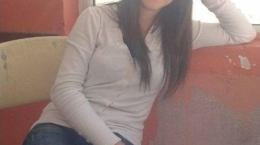 G&uuml;m&uuml;şhane 17 Yaşındaki Ezgi&rsquo;ye Ağladı