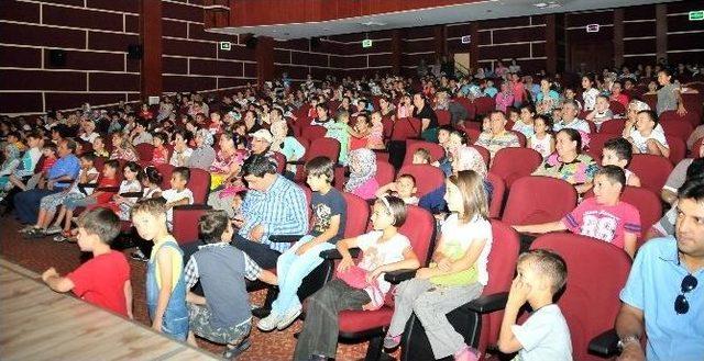 Akşehir’de Çocuk Tiyatroları “ibiş’in Rüyası” İle Sona Erdi