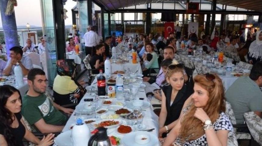 Sağlık &Ccedil;alışanları İftarda Buluştu