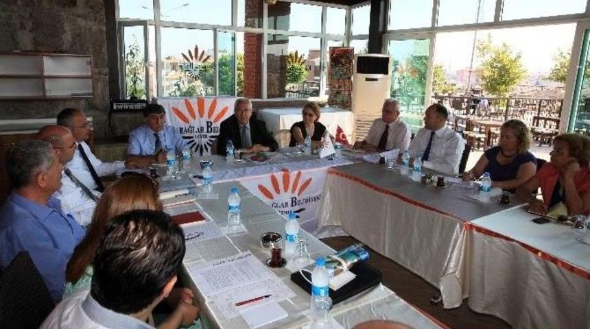 Muhtarlar Toplantısı Yeşilyurt'ta Yapıldı