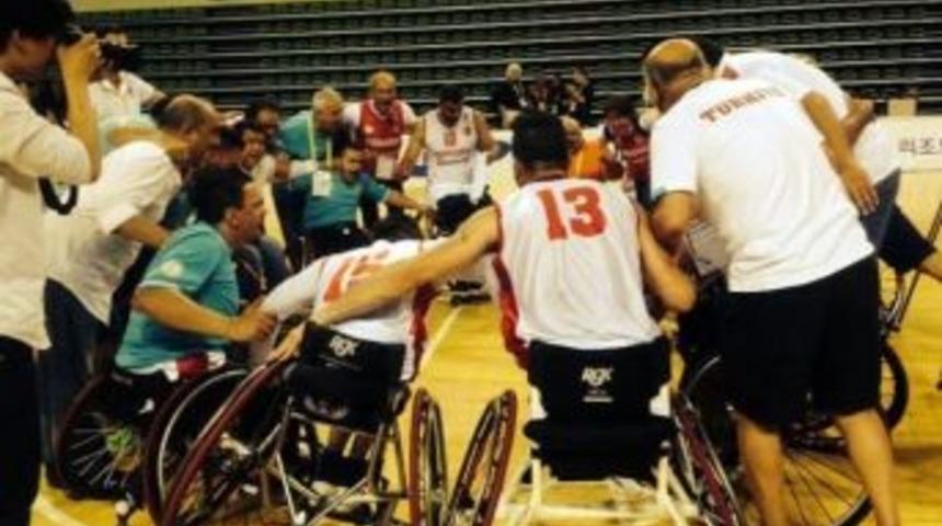 Tekerlekli Sandalye Basketbol Milli Takımı &Ccedil;eyrek Finalde