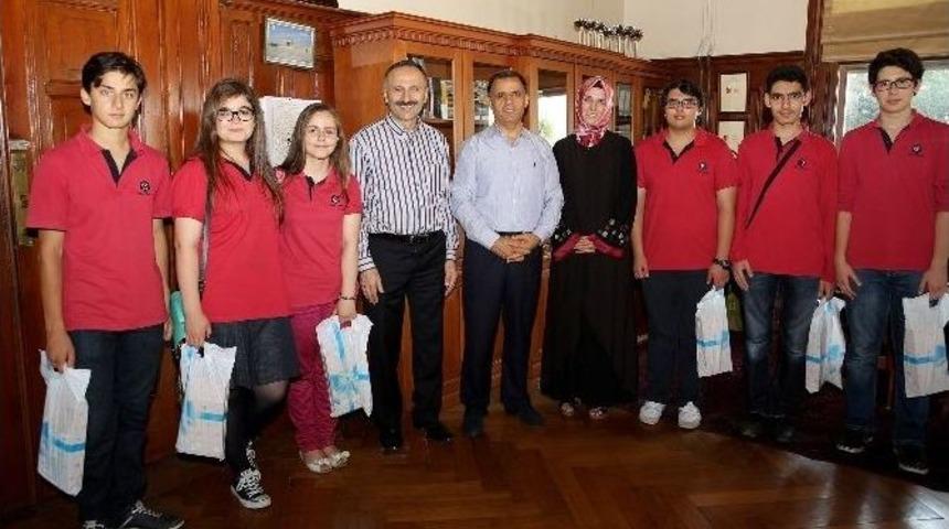 İstanbul İl Milli Eğitim M&uuml;d&uuml;r&uuml; Yıldız, İhlas Koleji&rsquo;nin Dahi &Ouml;ğrencileri İle Bir Araya Geldi