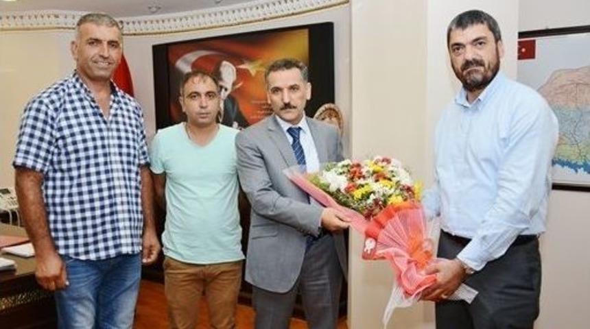 Tunceli Valisi Kaymak'a Dersimspor Forması