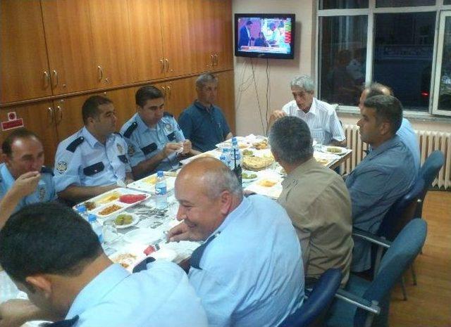 Emniyet Müdürü Tarancı, Polislerle İftar Yaptı 1