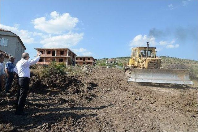 Altıeylül Belediyesi'nden Yol Yapım Hamlesi