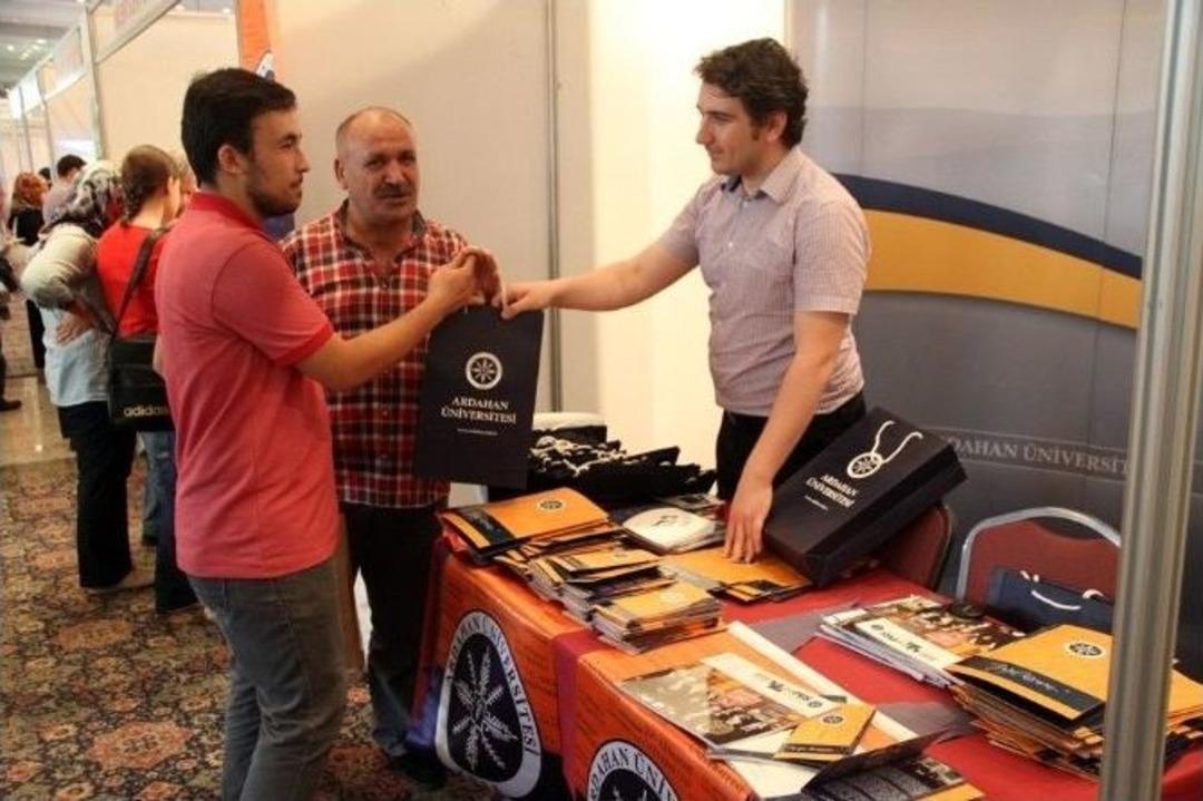 Ardahan &Uuml;niversitesi, &Uuml;niversite Adayı &Ouml;ğrencilerle Buluşuyor