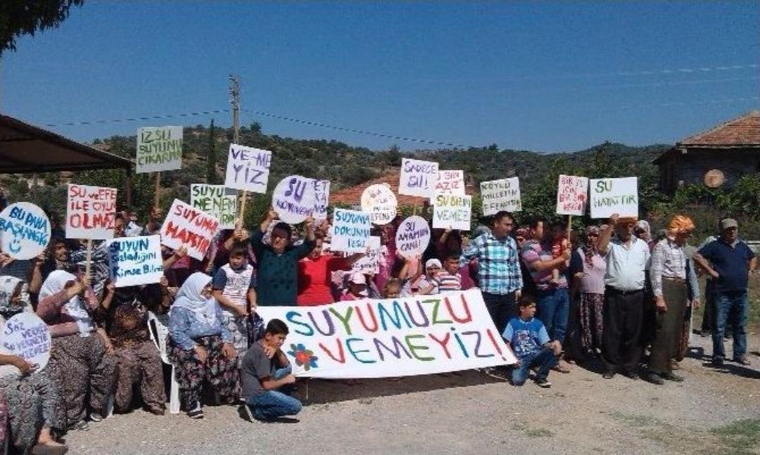 İzmir'de, K&ouml;yl&uuml;lerden İ&ccedil;me Suyu Eylemi
