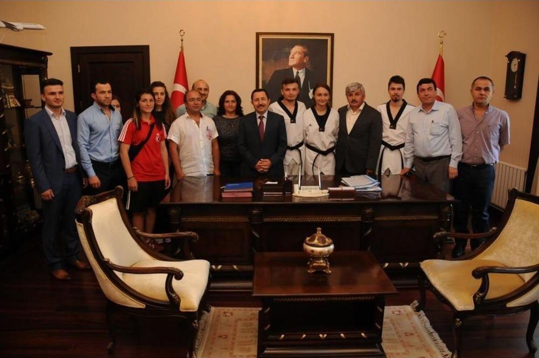 Ordu Mor-Beyaz Spor Kul&uuml;b&uuml;'nden Vali Balkanlıoğlu'na Ziyaret