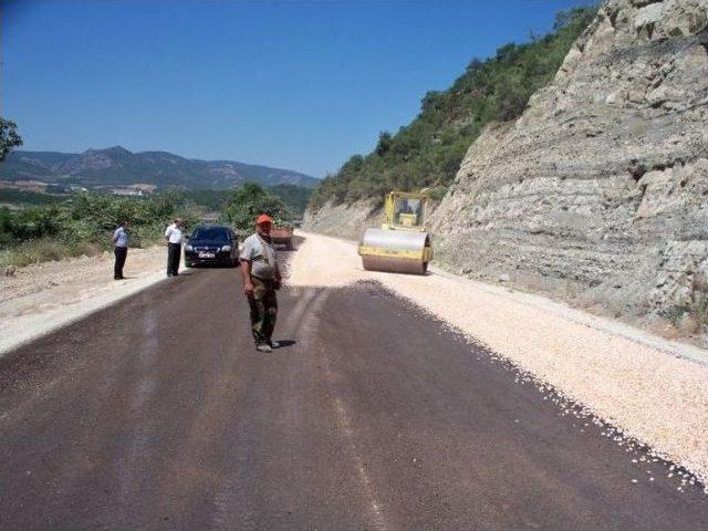 Osmaneli'de Köy Yolu Asfalt Çalışmaları