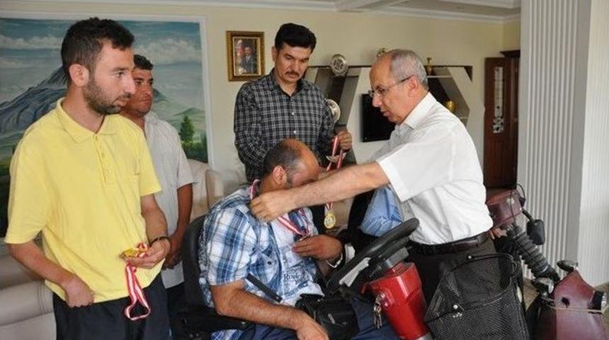 Bedensel Engelli Sporculardan Vali Haner&rsquo;a Ziyaret