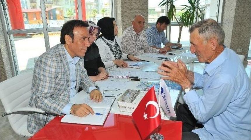 Başkan Gen&ccedil; Halkla Buluştu