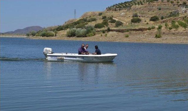 Kula Göletinde Kaçak Ağ Taraması Yapıldı