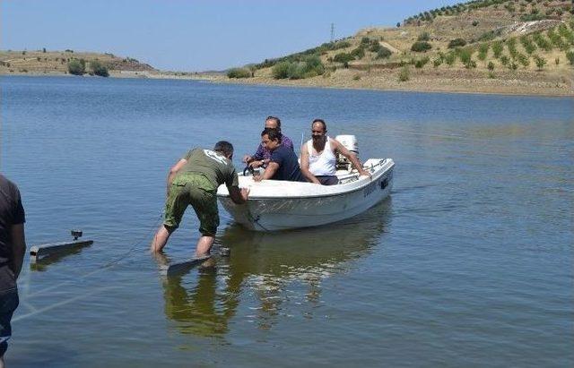 Kula Göletinde Kaçak Ağ Taraması Yapıldı