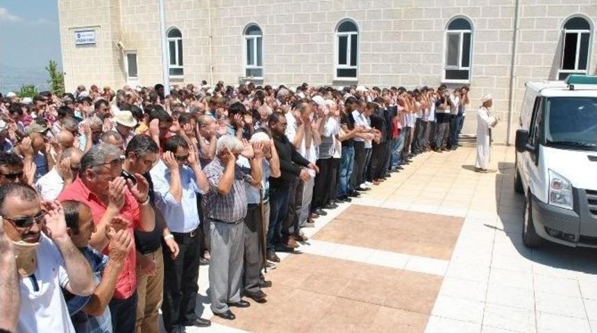 Denizde Kaybolan Atalan Son Yolculuğuna Uğurlandı