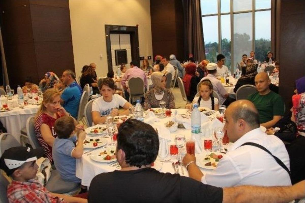 L&ouml;semililer İftar Yemeğinde Bir Araya Geldi