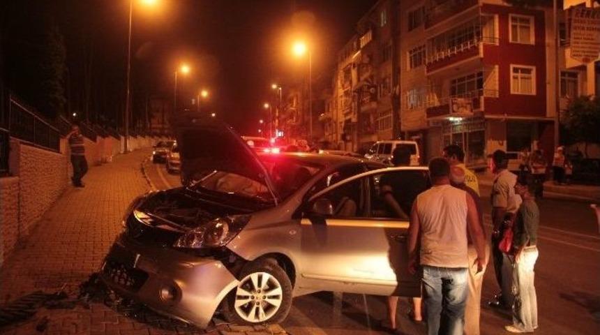 Duvara &Ccedil;arpan Bayan S&uuml;r&uuml;c&uuml; Yaralandı