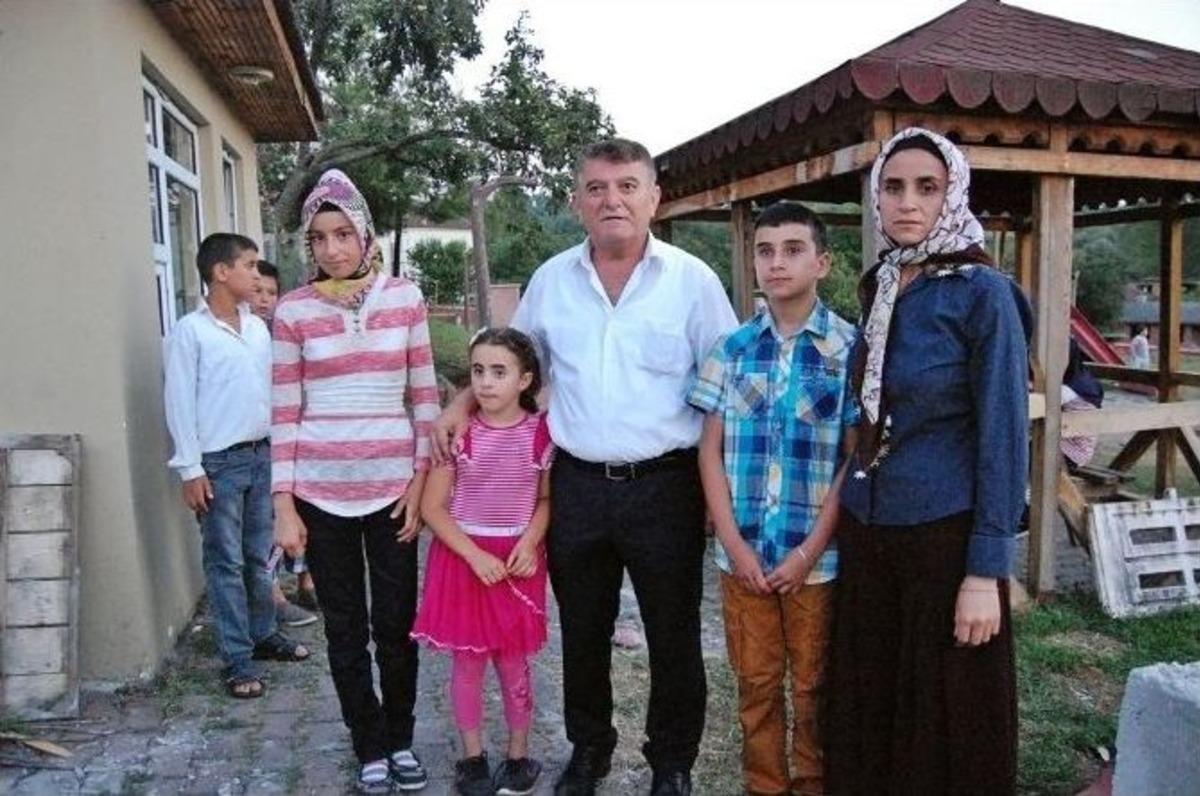 (&ouml;zel Haber) Zonguldak&rsquo;ta Yetim &Ccedil;ocuklara Ve Ailelerine İftar Yemeği