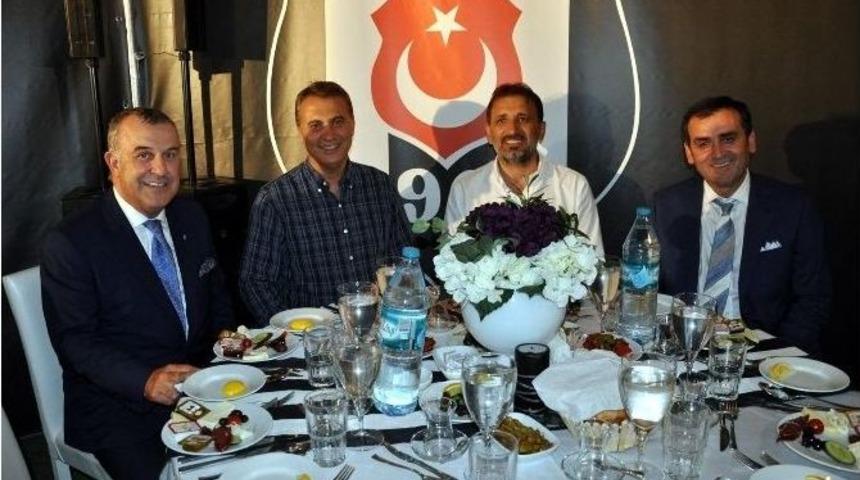 Beşiktaş'ta İftar Yemeği