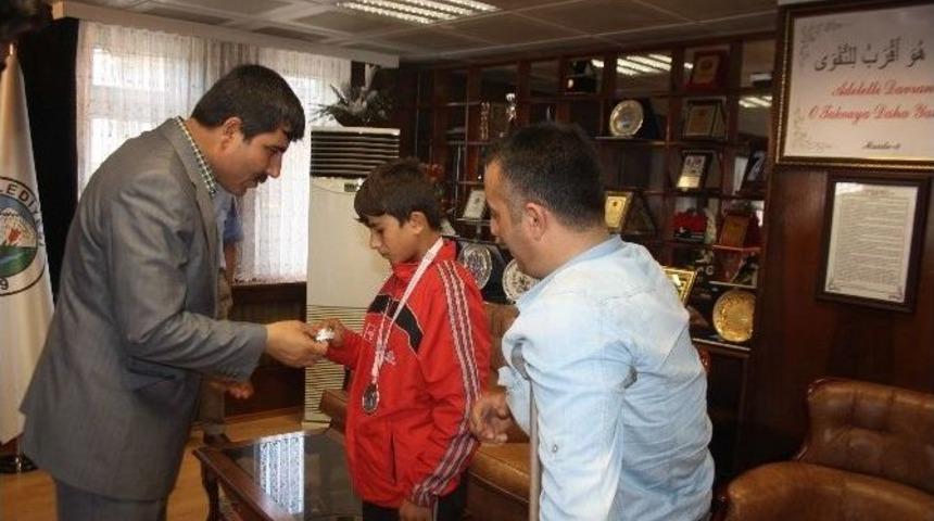 Boks&ouml;rlerden Başkan Asya&rsquo;ya Ziyaret