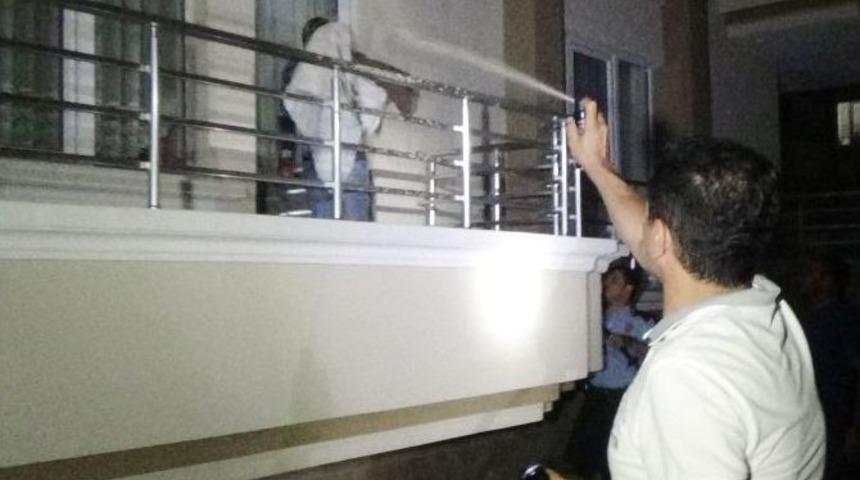 (&ouml;zel Haber) Havaya Ateş Edip Polise Bı&ccedil;ak &Ccedil;eken Şahıs Yakalandı
