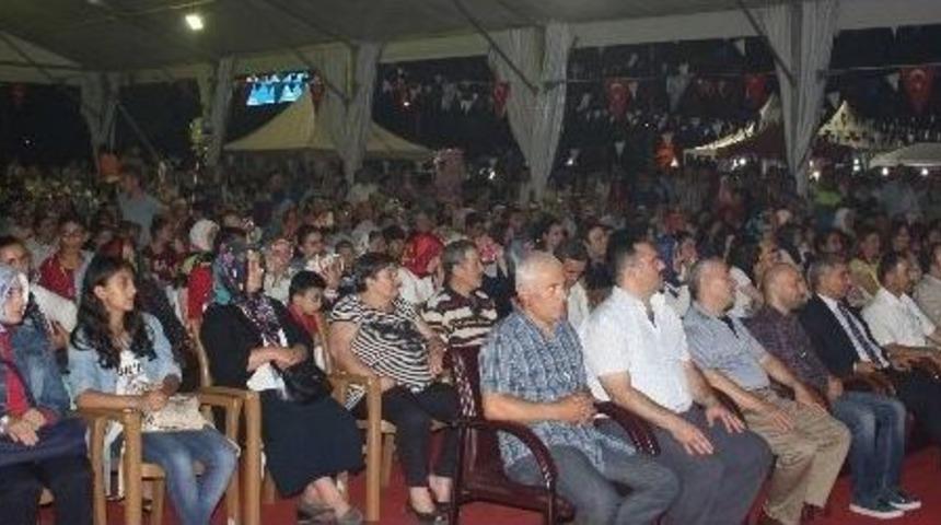 Ramazan Etkinliklerinde Şair Kahraman Tazeoğlu R&uuml;zgarı