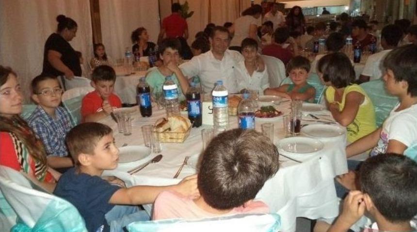 Bakım Altındaki &Ccedil;ocuklar İftar Yemeğinde Buluştu