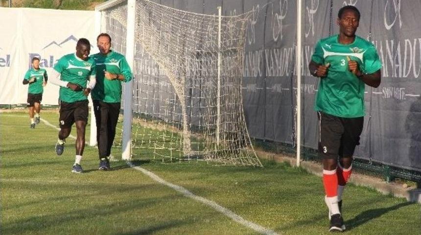 Akhisar Belediyespor Erzurum&rsquo;da Kamp &Ccedil;alışmalarını S&uuml;rd&uuml;r&uuml;yor