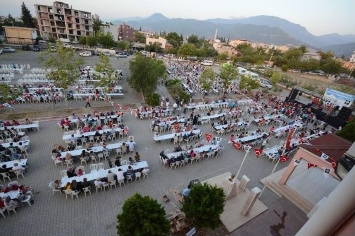 Osmaniye&rsquo;de 2000 Kişiye Mahallede İftar