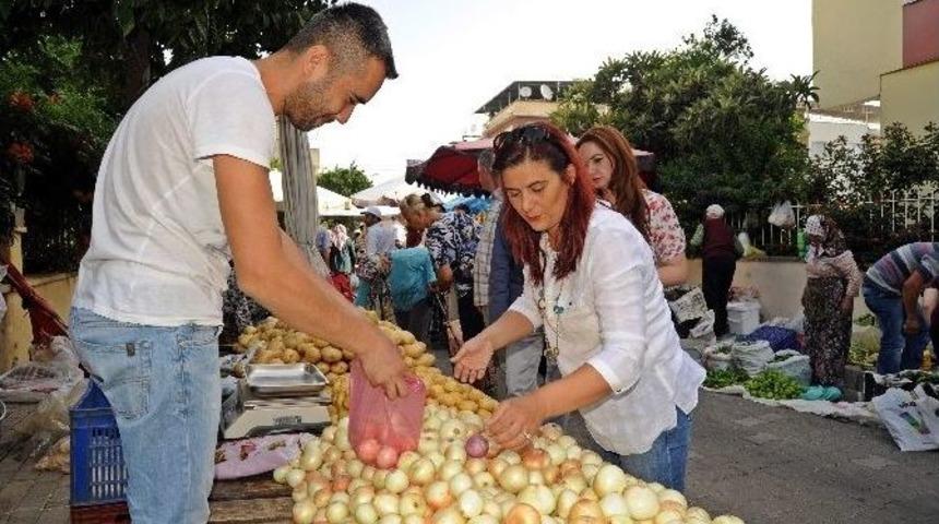 Başkan &Ccedil;er&ccedil;ioğlu Cuma Pazarını Gezdi