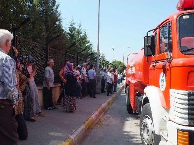 Kocaeli’de Çatı Yangını Korkuttu