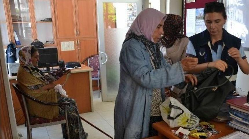 Zabıta Dilencilere G&ouml;z A&ccedil;tırmıyor