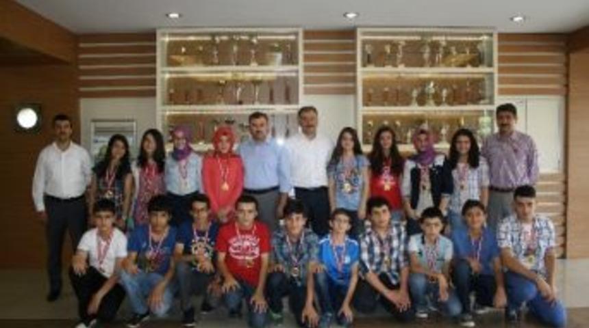 Teog Yerleştirmede 44 Fen Lisesi Kazandıran Kılı&ccedil;aslan, G&ouml;z Kamaştırdı