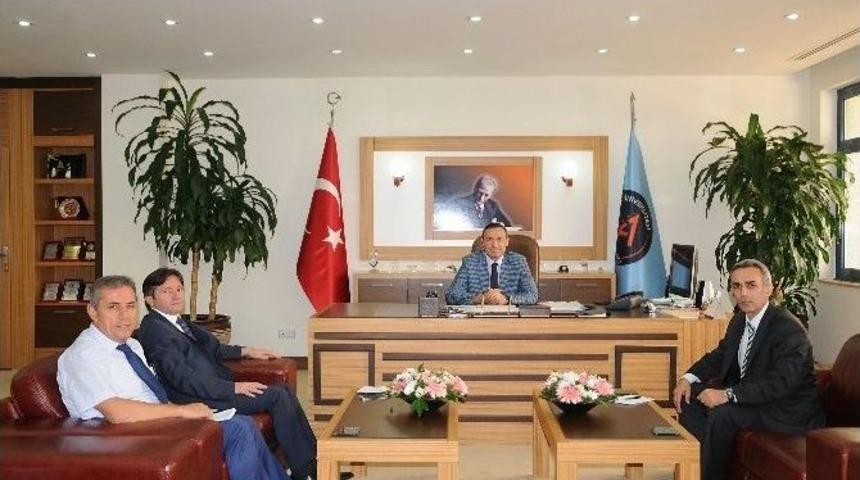 A&uuml;&rsquo;ye T&uuml;rkiye Bursları Koordinasyon Ofisi Kuruluyor