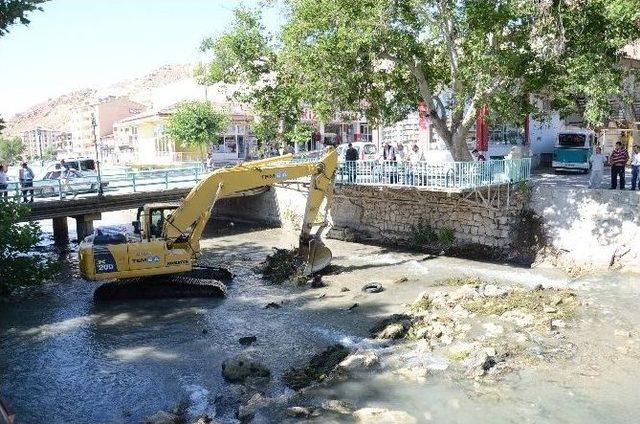 Tohma Çayı’nda Temizlik Ve Düzenleme