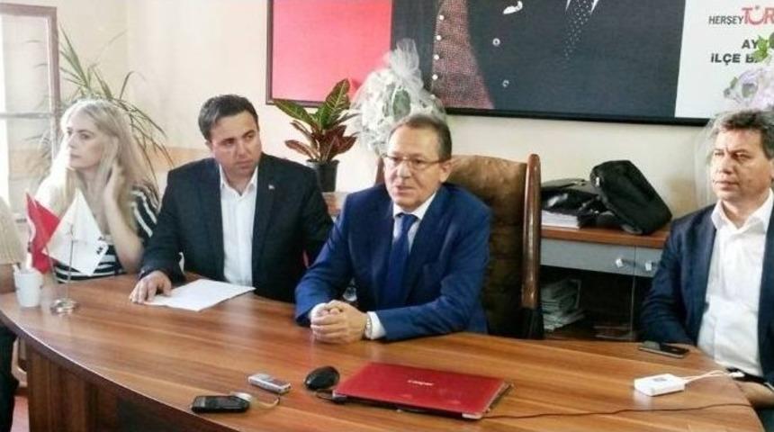 Başkan Edip Uğur, Ayvalık&rsquo;ta Partililerle Buluştu