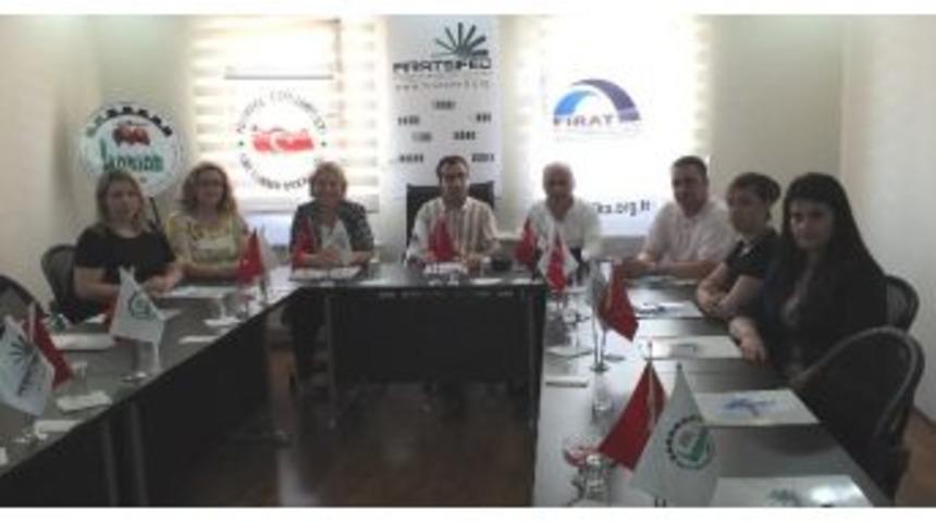 'profesyonel İş Adamları' Projesi Kapsamında İş Adamlarına Eğitim Verildi