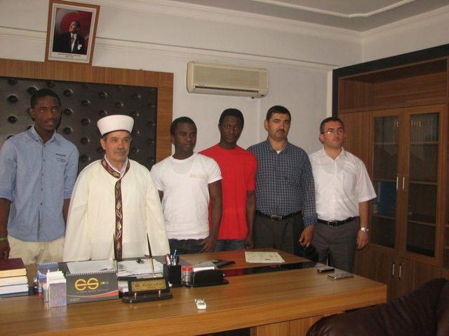 Francis, M&uuml;sl&uuml;man Olunca İhsan Ismini Se&ccedil;ti 2