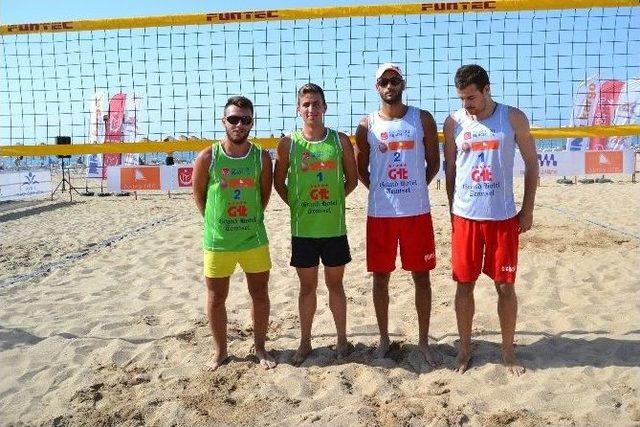 Ayvalık’ta 1. Uluslar Arası Plaj Voleybolu Turnuvası