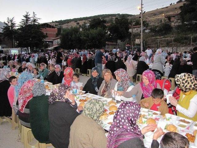 Dodurga Beldesinde İlk Kez İftar Yemeği Verildi