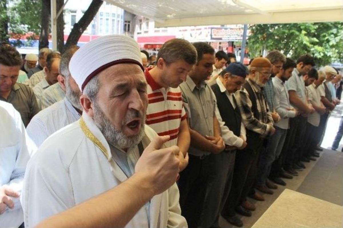 Şehit Filistinliler İ&ccedil;in K&uuml;tahya'da Gıyabi Cenaze Namazı