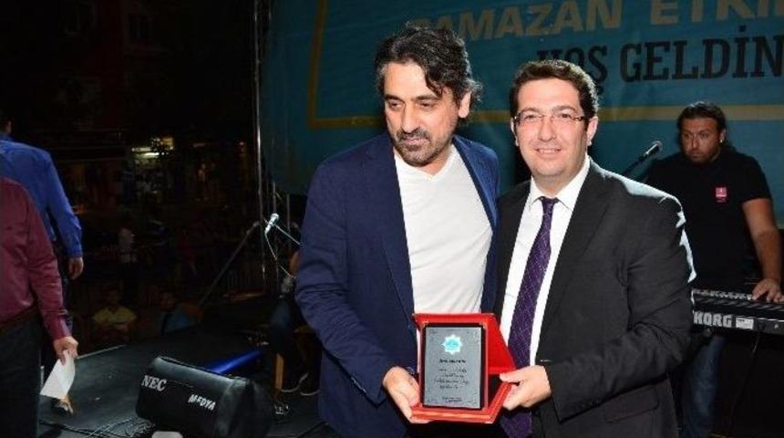 Ramazan Sokağı&rsquo;nda Eşref Ziya R&uuml;zgarı