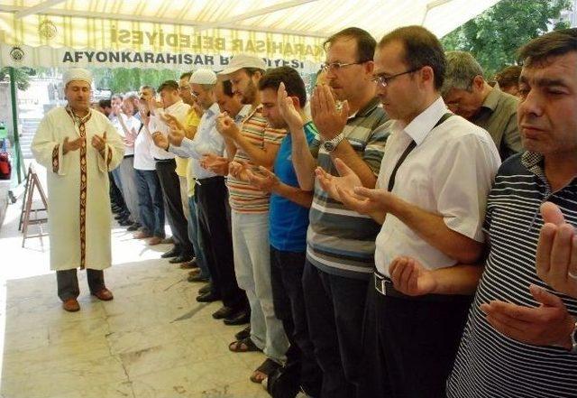 Gazze Şehitleri İçin Afyonkarahisar’da Gıyabi Cenaze Namazı Kılındı