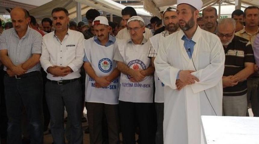 İskenderun&rsquo;da Gazze&rsquo;de Şehit Olanlar İ&ccedil;in Gıyabi Cenaze Namazı Kılındı