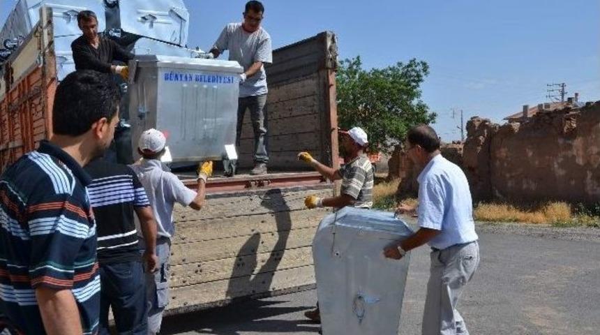 B&uuml;nyan Belediyesi Yeni &Ccedil;&ouml;p Konteynerlerı Dağıtımına Başladı