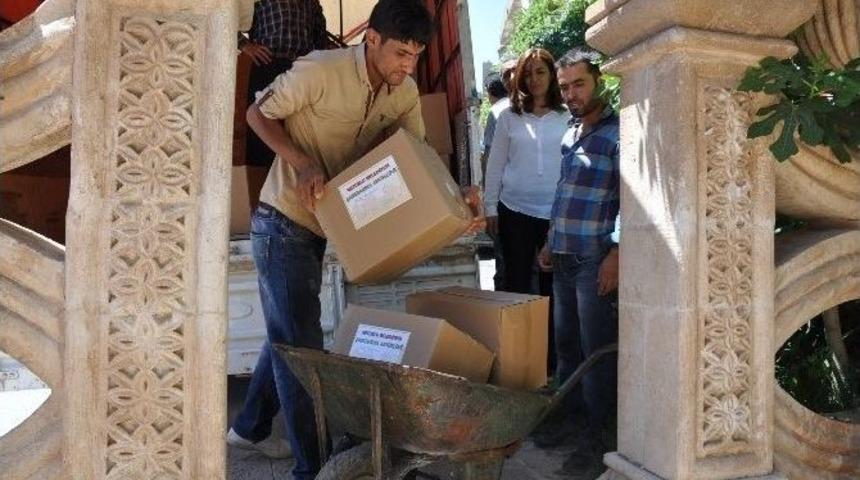 Artuklu Belediyesi, 4 Bin İhtiya&ccedil; Sahibi Aileye Gıda Yardımı Dağıtıyor