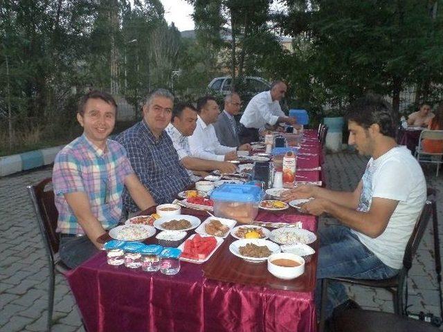 Varto Devlet Hastanesi’nde İftar Yemeği