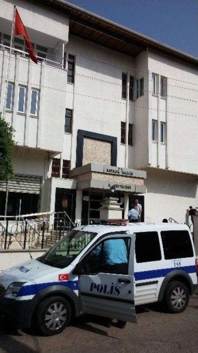 Dolandırıcı M&uuml;ft&uuml;l&uuml;ğe Takıldı 1