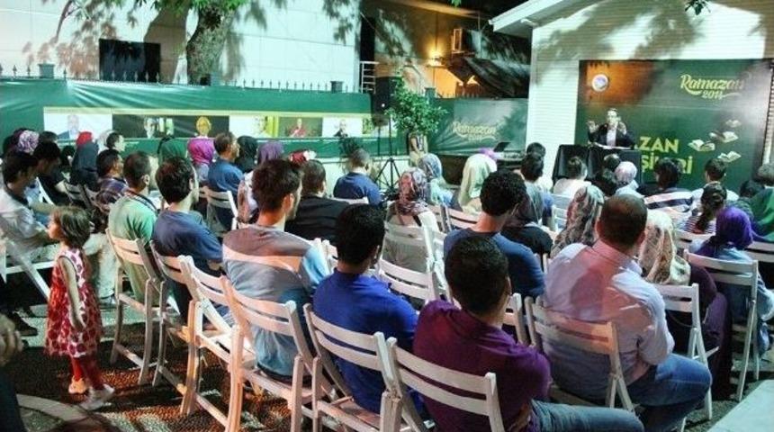 Araştırmacı-yazar Armağan, Osmanlı&rsquo;nın İslamiyet&rsquo;e Olan Hizmetlerini Anlattı