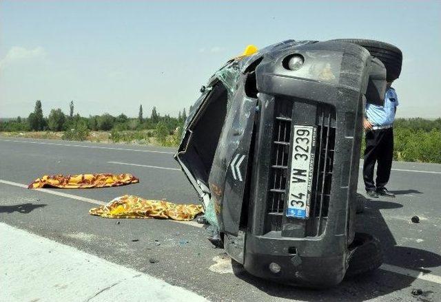 Konya'da Otomobil Devrildi: 3 Çocuk Öldü, 3 Kişi Yaralandı