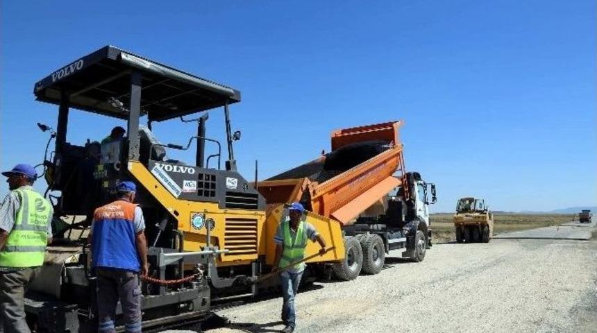 B&uuml;y&uuml;kşehir Asfalt &Ccedil;alışmalarına Ara Vermeden Devam Ediyor
